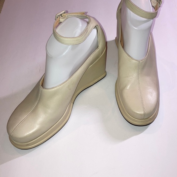 Robert Clergerie Cream Platform Shoes - Picture 3 of 13